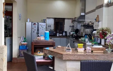 Dijual rumah minimalis lantai 2 di Goa gong