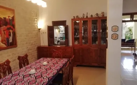 Dijual rumah minimalis lantai 2 di Goa gong