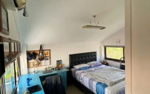 Dijual rumah minimalis lantai 2 di Goa gong