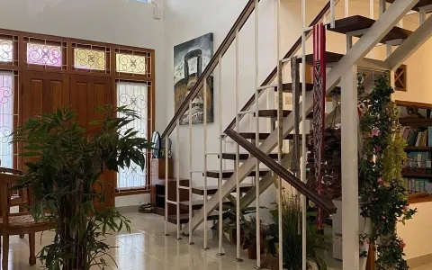 Dijual rumah minimalis lantai 2 di Goa gong