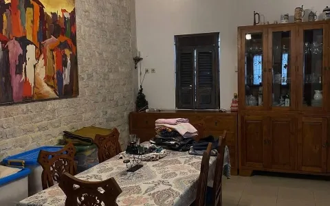 Dijual rumah minimalis lantai 2 di Goa gong