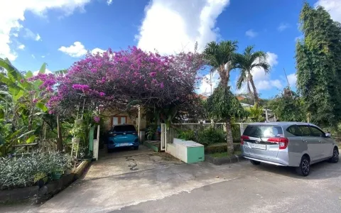 Dijual rumah minimalis lantai 2 di Goa gong