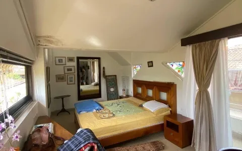 Dijual rumah minimalis lantai 2 di Goa gong